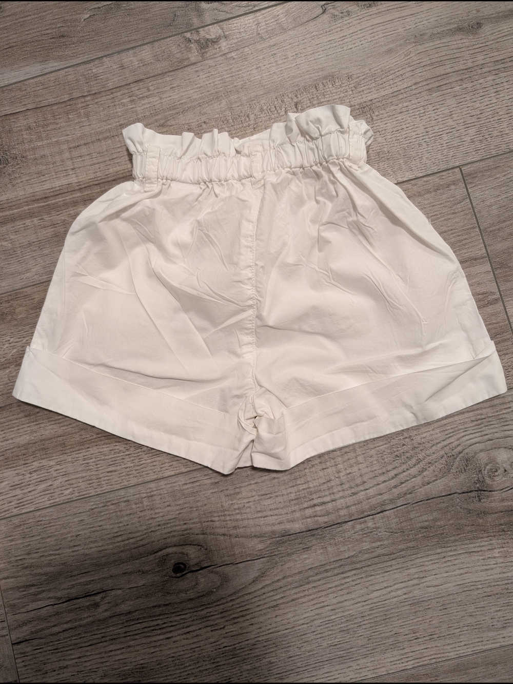 Zara White High-Waist Ruffle Waist Shorts - Picture 2 of 3